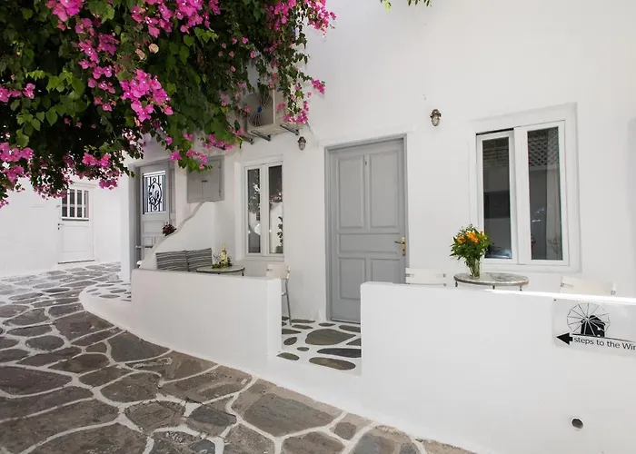 Lirous * Mykonos Town