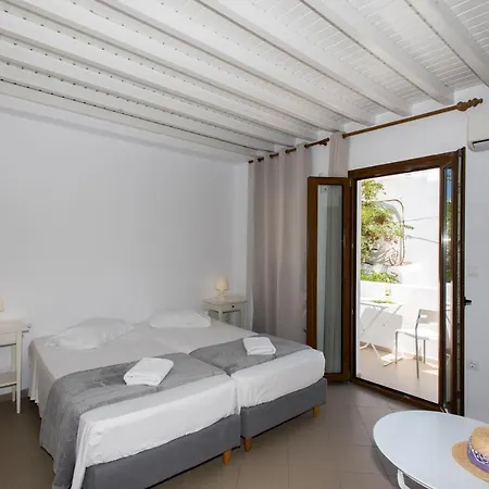 Lirous * Mykonos Town