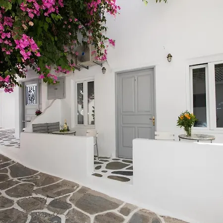 Lirous * Mykonos Town